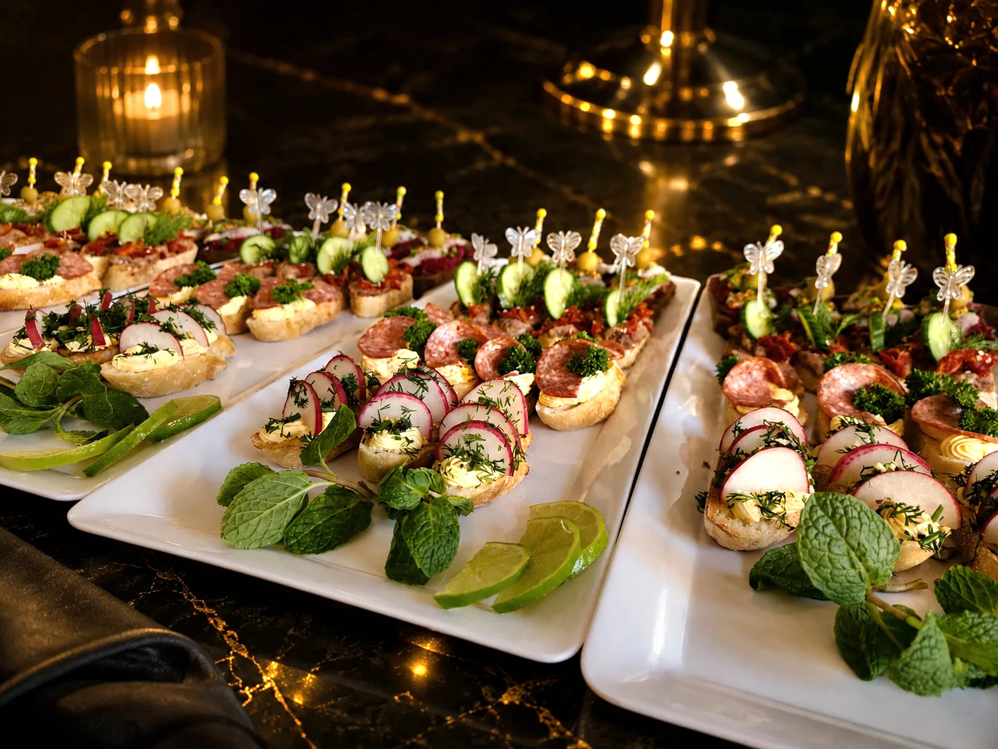DOSHADO — canape platters table